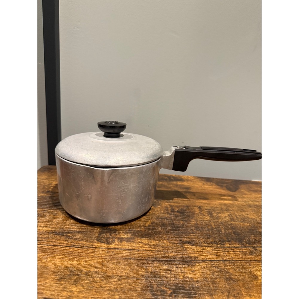 Magnalite Classic 2 Qt Cast Aluminum Saucepan with Lid Si12 k Silver Pot China
